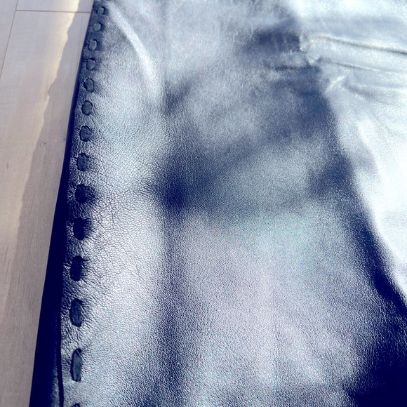 BCBG maxazria - Black real leather lined pencil skirt - Size 0 - Picture 4 of 13